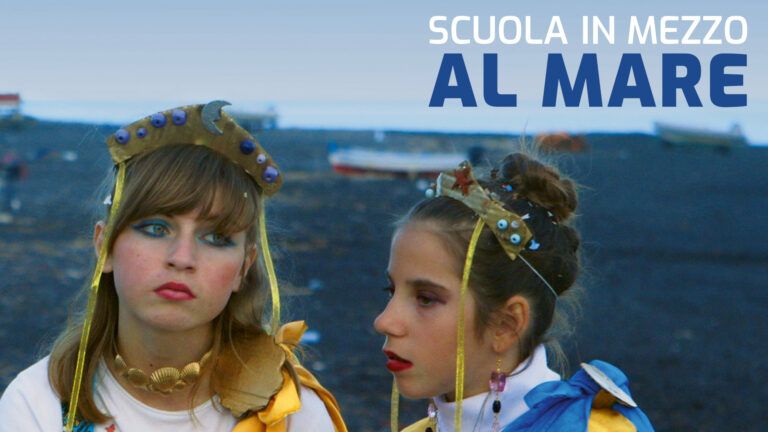 Scuola in mezzo al mare